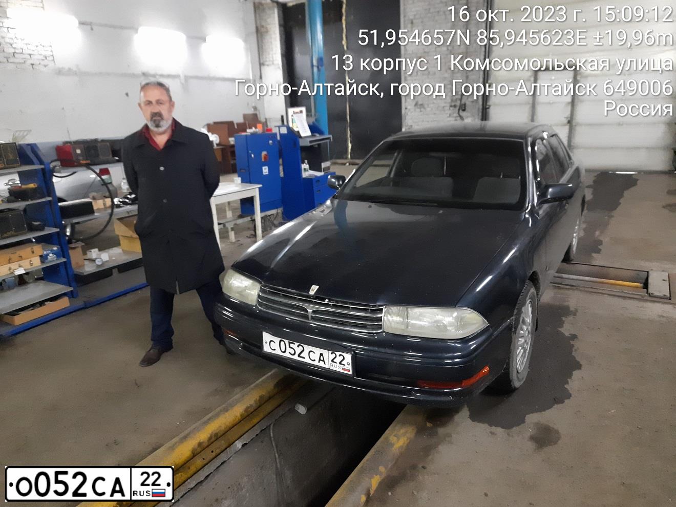 Фото автомобиля LADA 2110, 1998 — госномер О052СА22. Цвет: СЕРЕБРИСТО-ЗЕЛЕНЫЙ