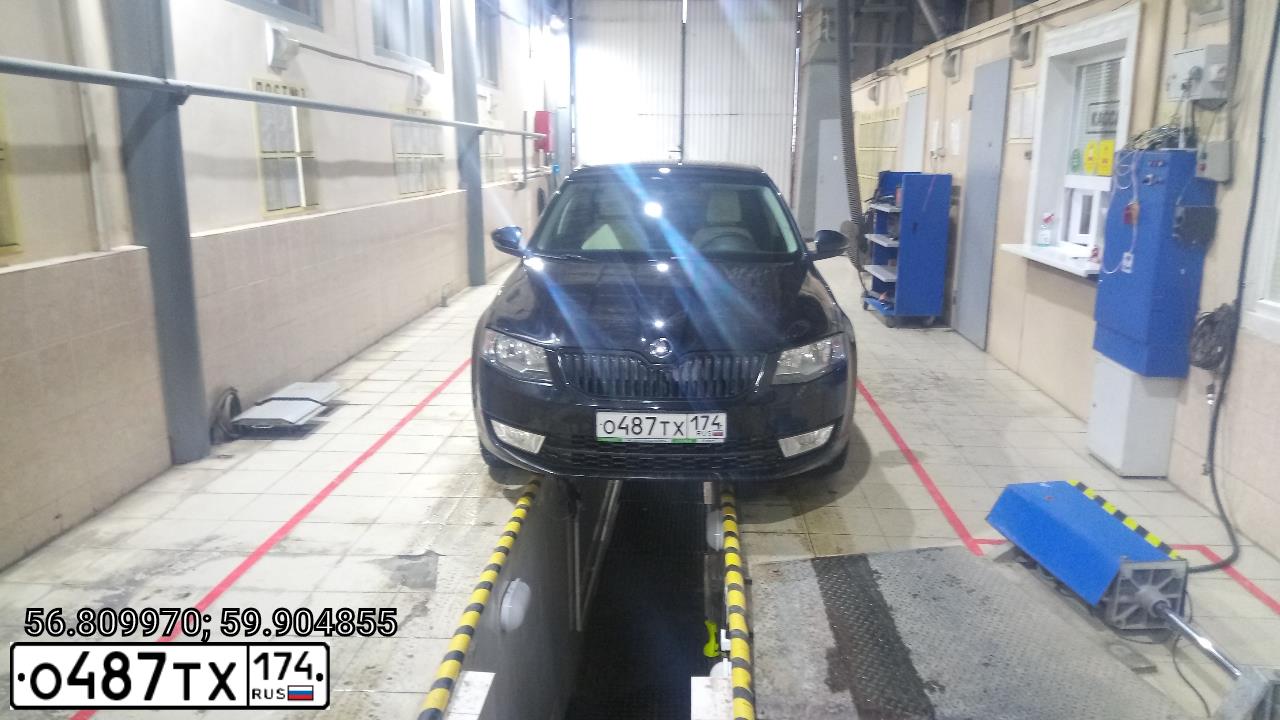 Фото автомобиля SKODA OCTAVIA, 2017 — госномер Р195НВ196. Цвет: ЧЕРНЫЙ
