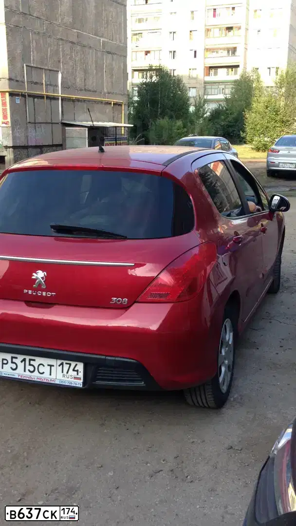 Фото автомобиля MITSUBISHI LANCER, 2010 — госномер В637СК174. Цвет: СЕРЕБРИСТЫЙ