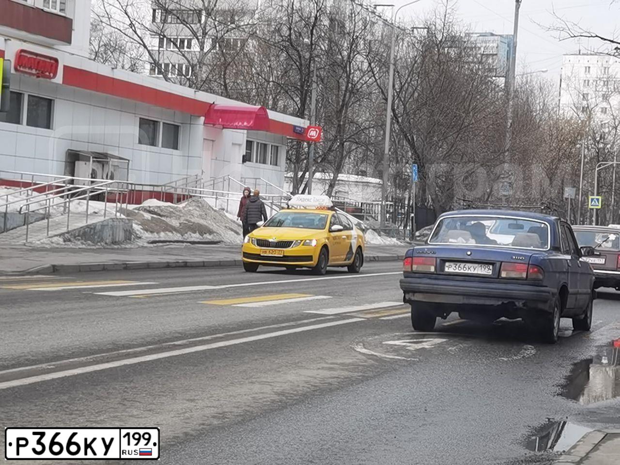 Фото автомобиля GAZ 3110 WOLGA, 1998 — госномер Р608СО50. Цвет: синий