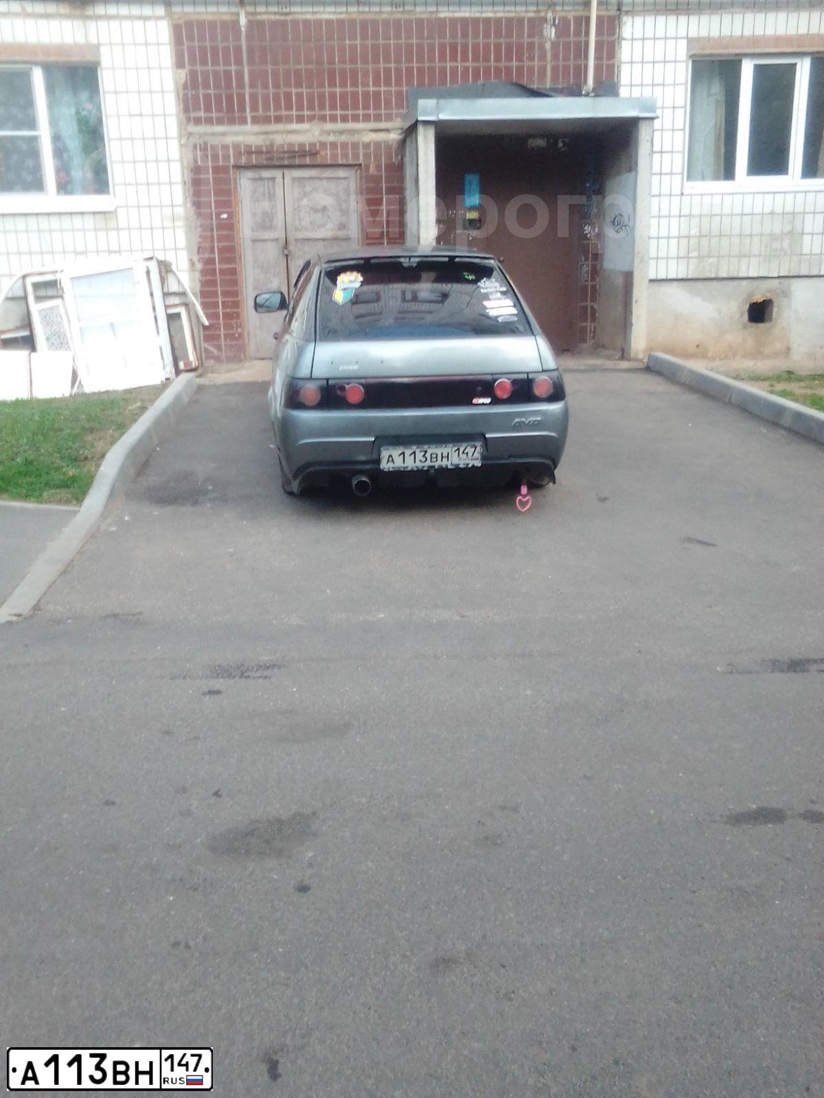 Фото автомобиля LADA 2112 LADA, 2008 — госномер С823СС178. Цвет: СРЕДНИЙ СЕРО-ЗЕЛЕНЫЙ МЕТ.