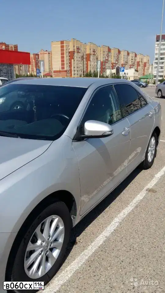 Фото автомобиля TOYOTA CAMRY, 2013 — госномер В060СХ116. Цвет: СЕРЕБРИСТЫЙ МЕТАЛИК