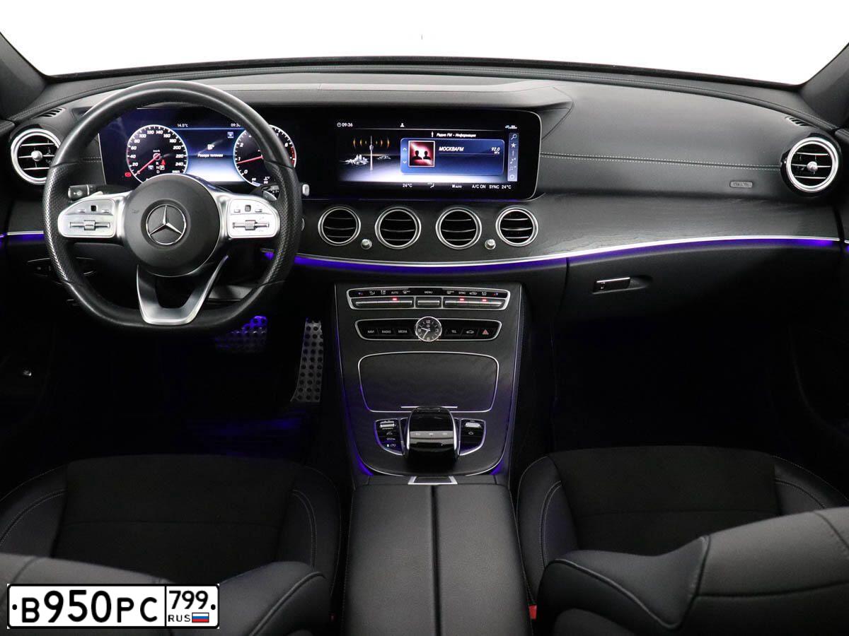 Фото автомобиля MERCEDES E-KLASSE, 2019 — госномер Т965АВ39. Цвет: ЧЕРНЫЙ