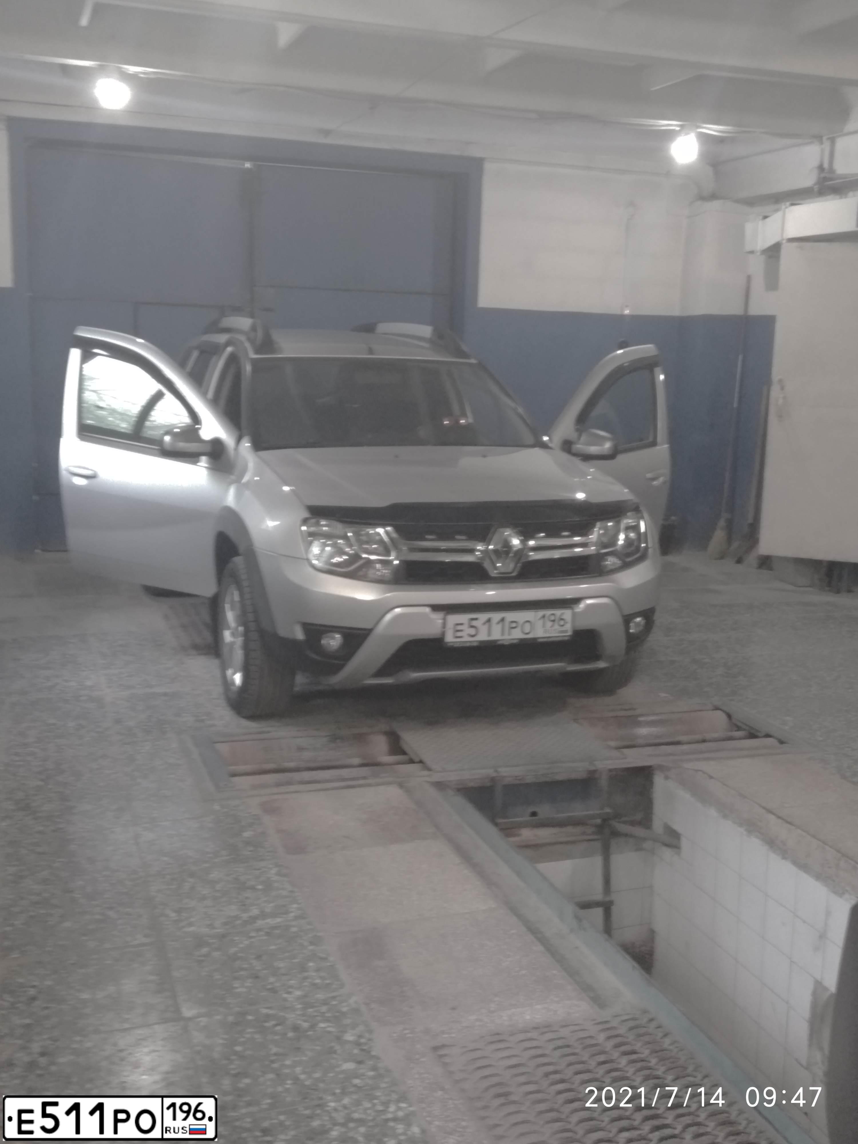 Фото автомобиля RENAULT DUSTER, 2017 — госномер Е511РО196
