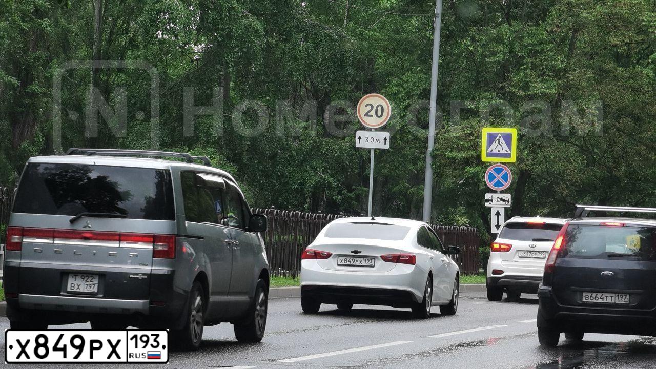 Фото автомобиля CHEVROLET MALIBU, 2018 — госномер М170ЕЕ35. Цвет: Белый