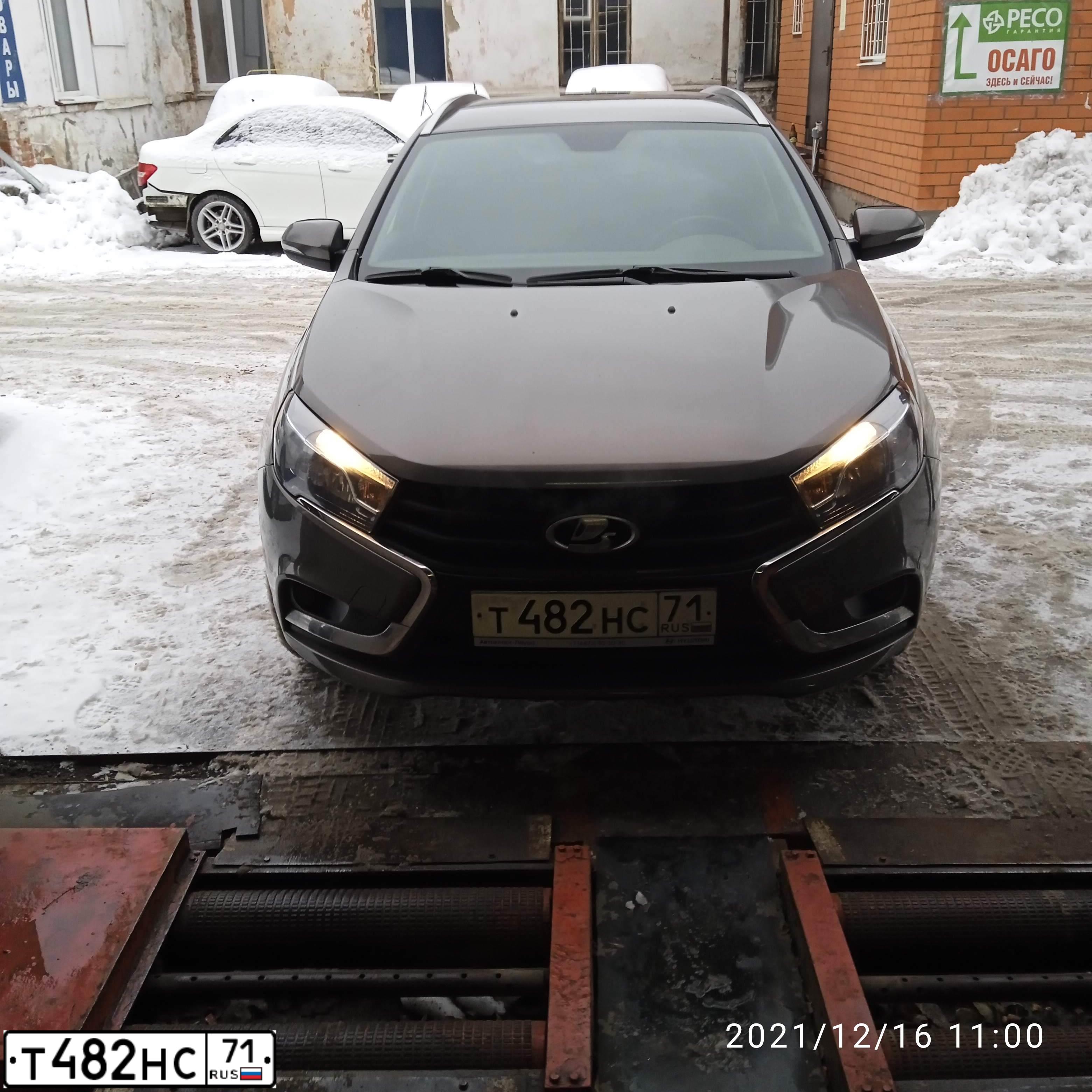Фото автомобиля LADA VESTA, 2017 — госномер Т482НС71. Цвет: СЕРО-ГОЛУБОЙ