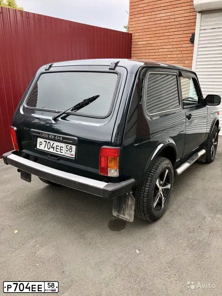 Фото автомобиля LADA 2121 NIVA, 2014 — госномер В277АА164. Цвет: Темно-зеленый