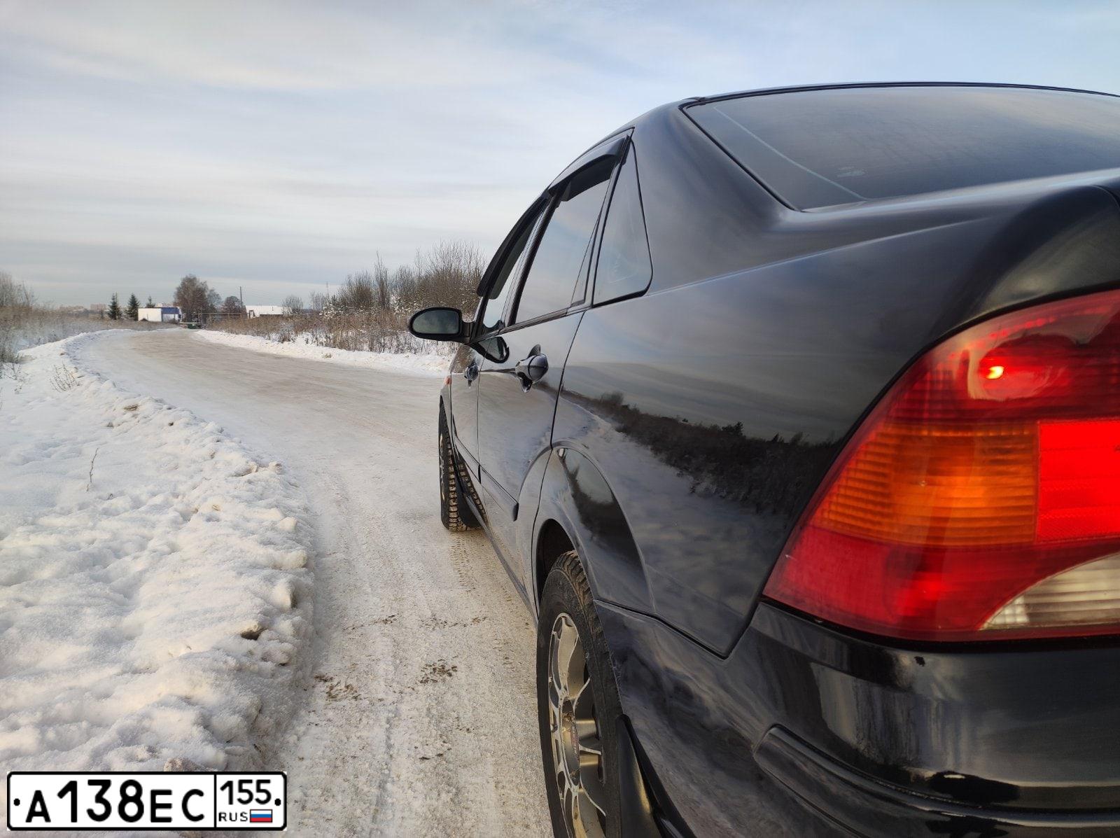 Фото автомобиля FORD FOCUS, 2004 — госномер В562РУ43. Цвет: ЧЕРНЫЙ