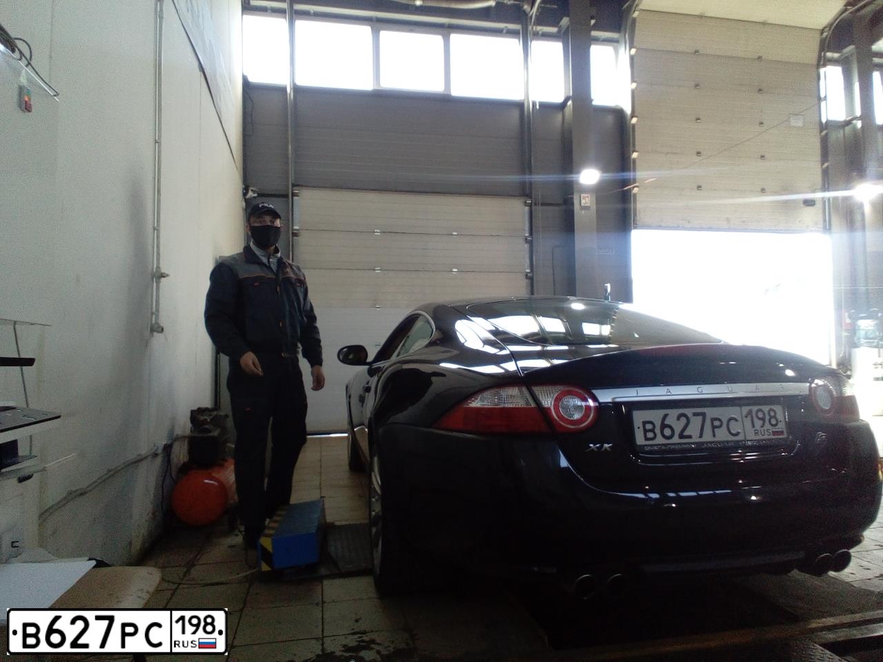 Фото автомобиля JAGUAR XKR-SERIE, 2008 — госномер В532ЕА977. Цвет: ЧЕРНЫЙ
