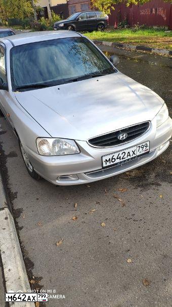 Фото автомобиля TAGAZ ACCENT, 2011 — госномер М642АХ799. Цвет: Серебристый