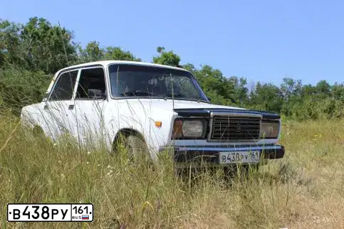 Фото автомобиля LADA 2107 LADA, 2008 — госномер В438РУ161. Цвет: ЯРКО-БЕЛЫЙ