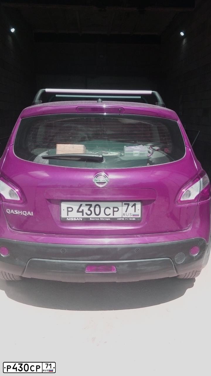 Фото автомобиля NISSAN QASHQAI, 2013 — госномер Р430СР71. Цвет: КРАСНЫЙ