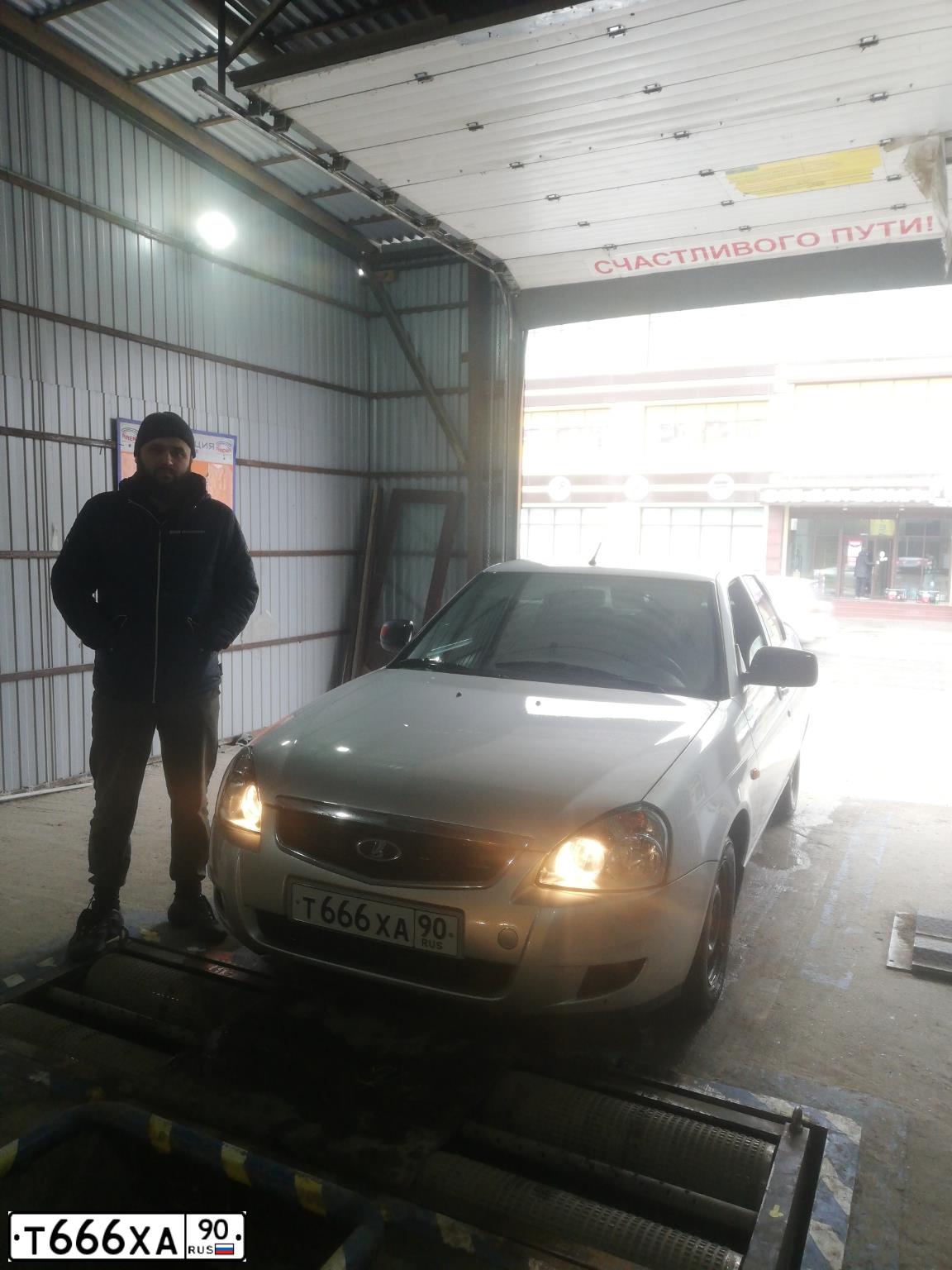 Фото автомобиля LADA 2170 PRIORA, 2011 — госномер Т666ХА05. Цвет: Серо-сине-зеленый