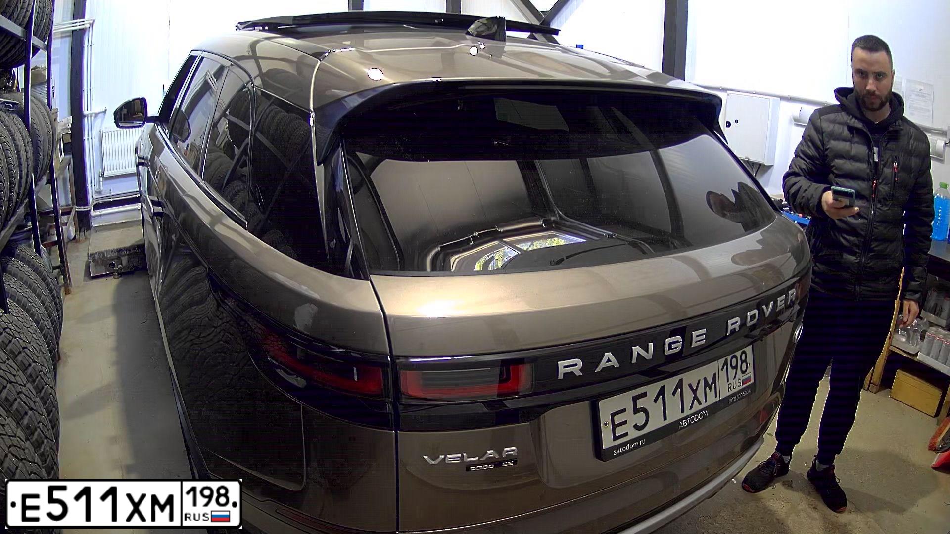 Фото автомобиля LANDROVER RANGE ROVER VELAR, 2017 — госномер М192ВН977. Цвет: СЕРЫЙ