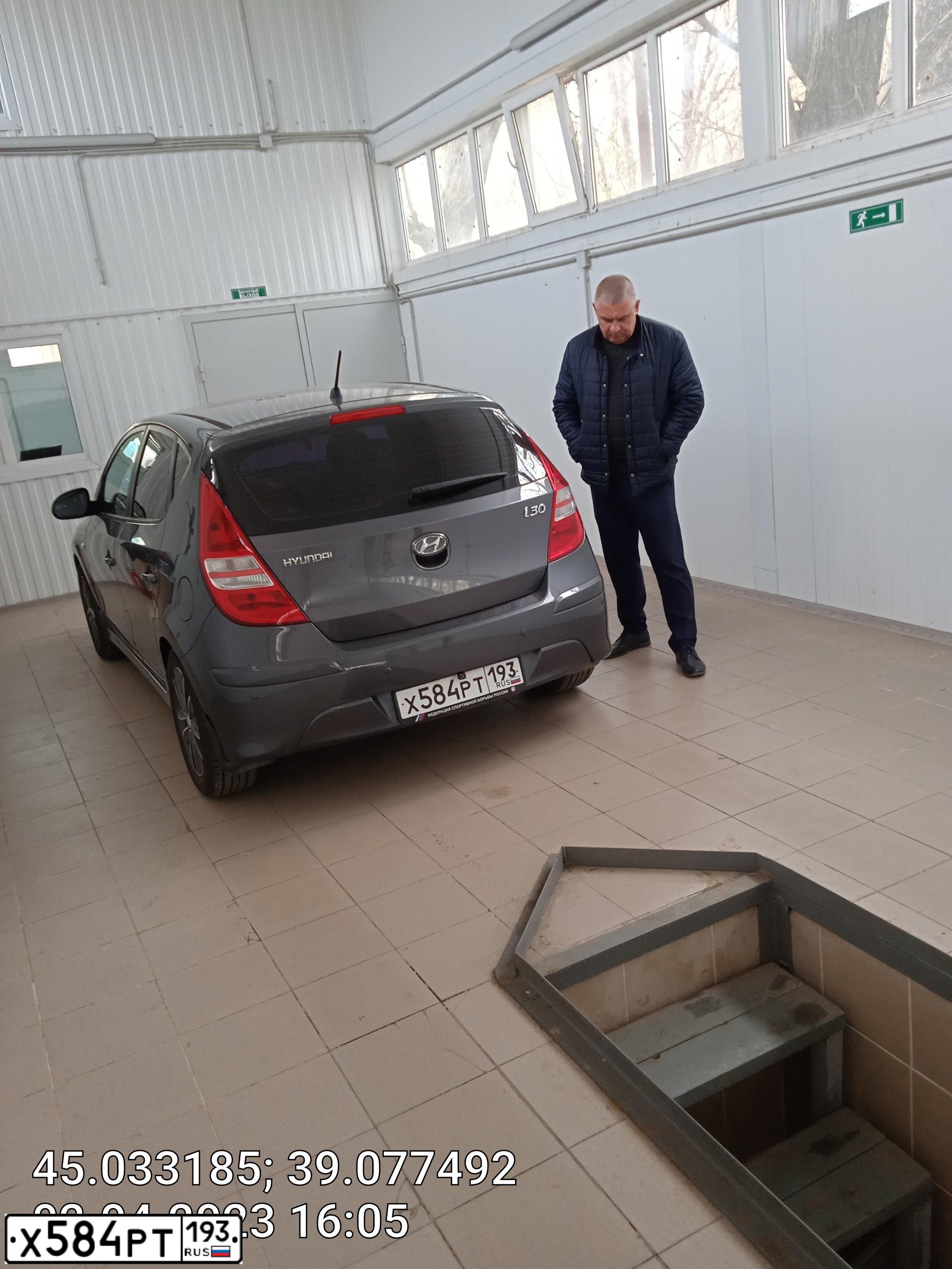 Фото автомобиля HYUNDAI I30, 2011 — госномер Н475МН67. Цвет: СЕРЫЙ
