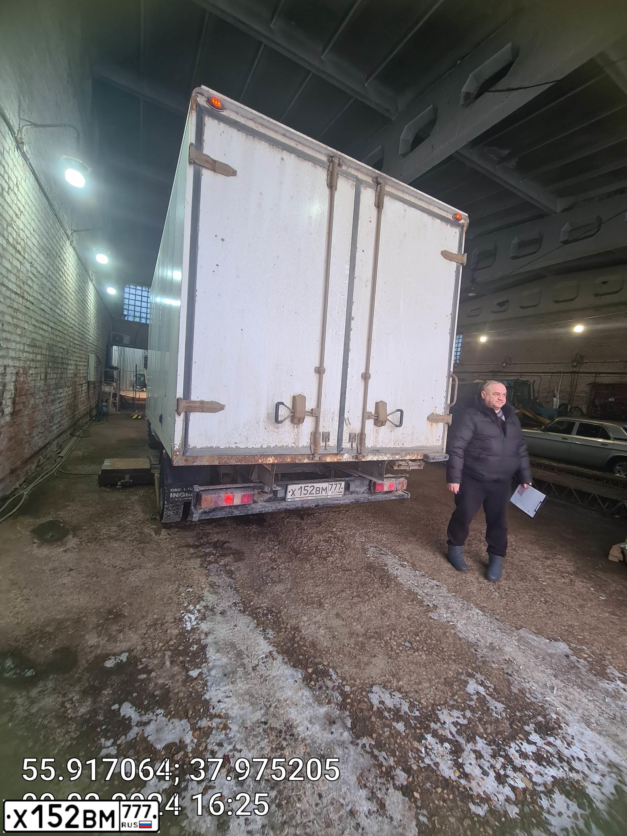 Фото автомобиля FORD TRANSIT, 2013 — госномер Е664МО11. Цвет: БЕЛЫЙ
