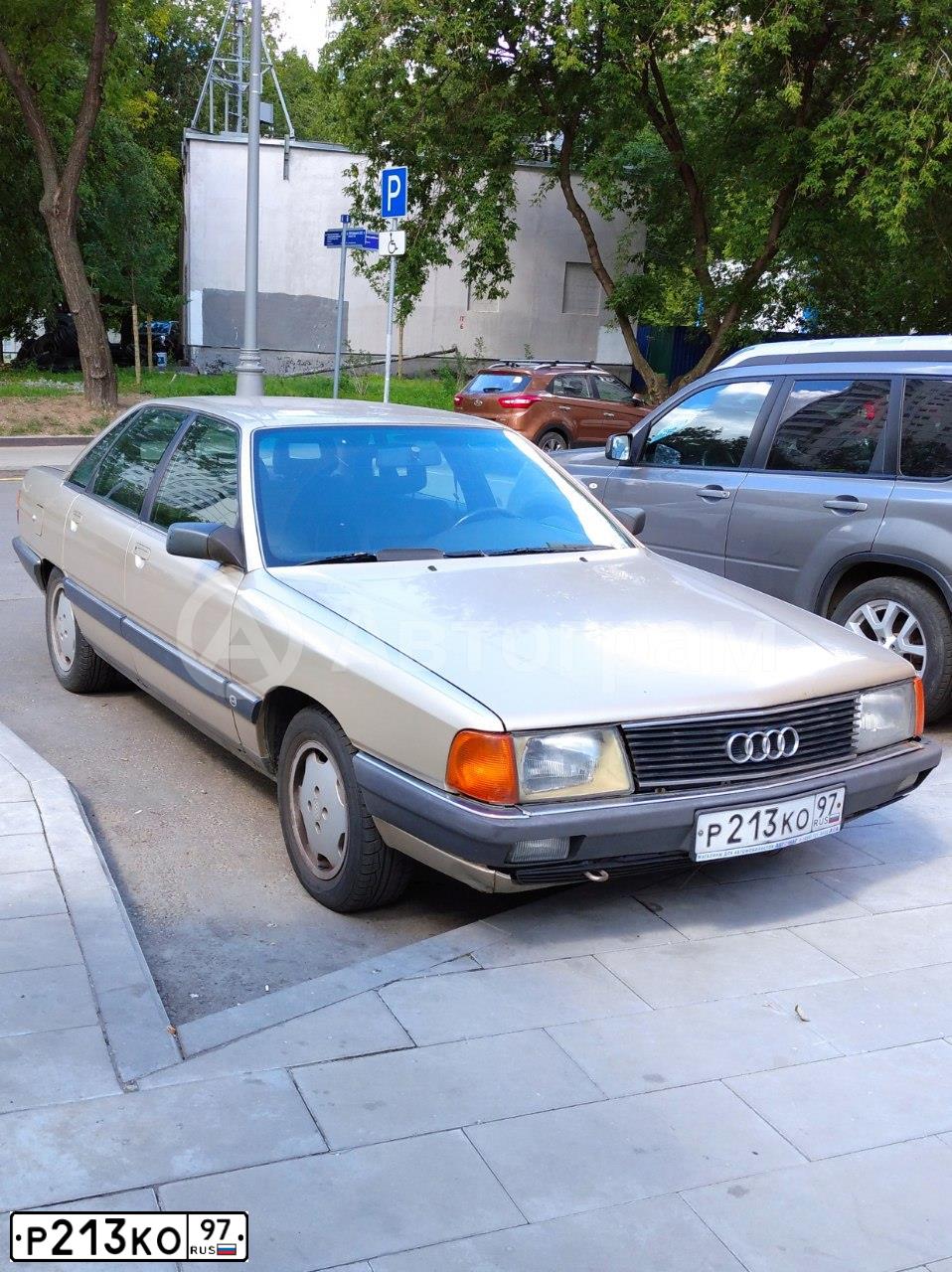 Фото автомобиля AUDI 100, 1990 — госномер Р213КО97. Цвет: БЕЖЕВЫЙ