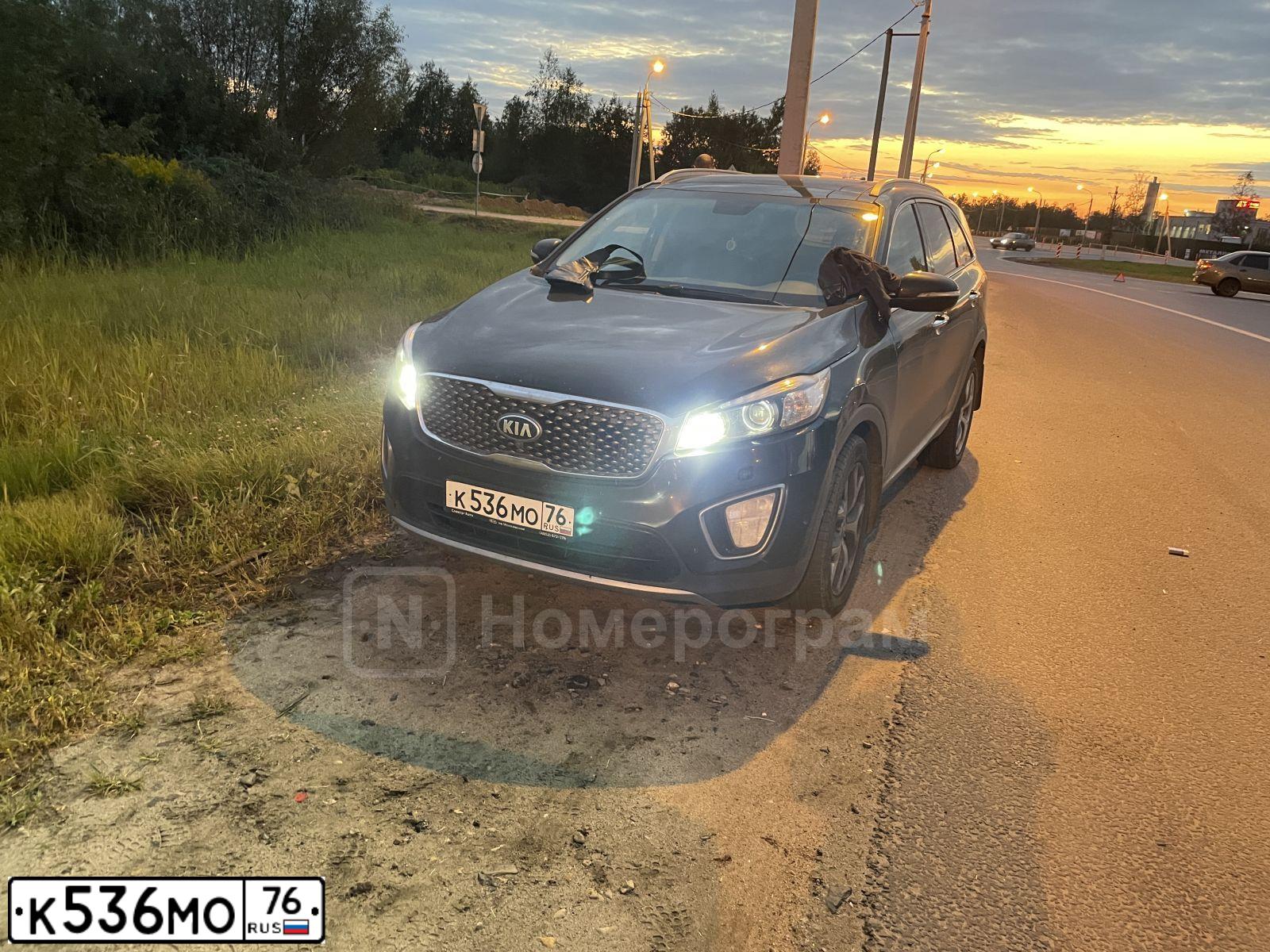 Фото автомобиля KIA SORENTO, 2016 — госномер У792ЕС76. Цвет: ЧЕРНЫЙ