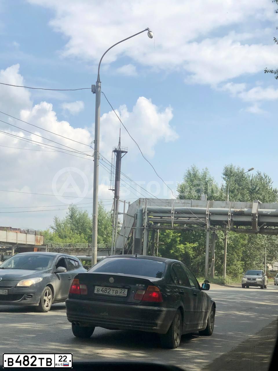 Фото автомобиля BMW W SERIE 3, 1999 — госномер В482ТВ22. Цвет: ТЕМНО-СИНИЙ