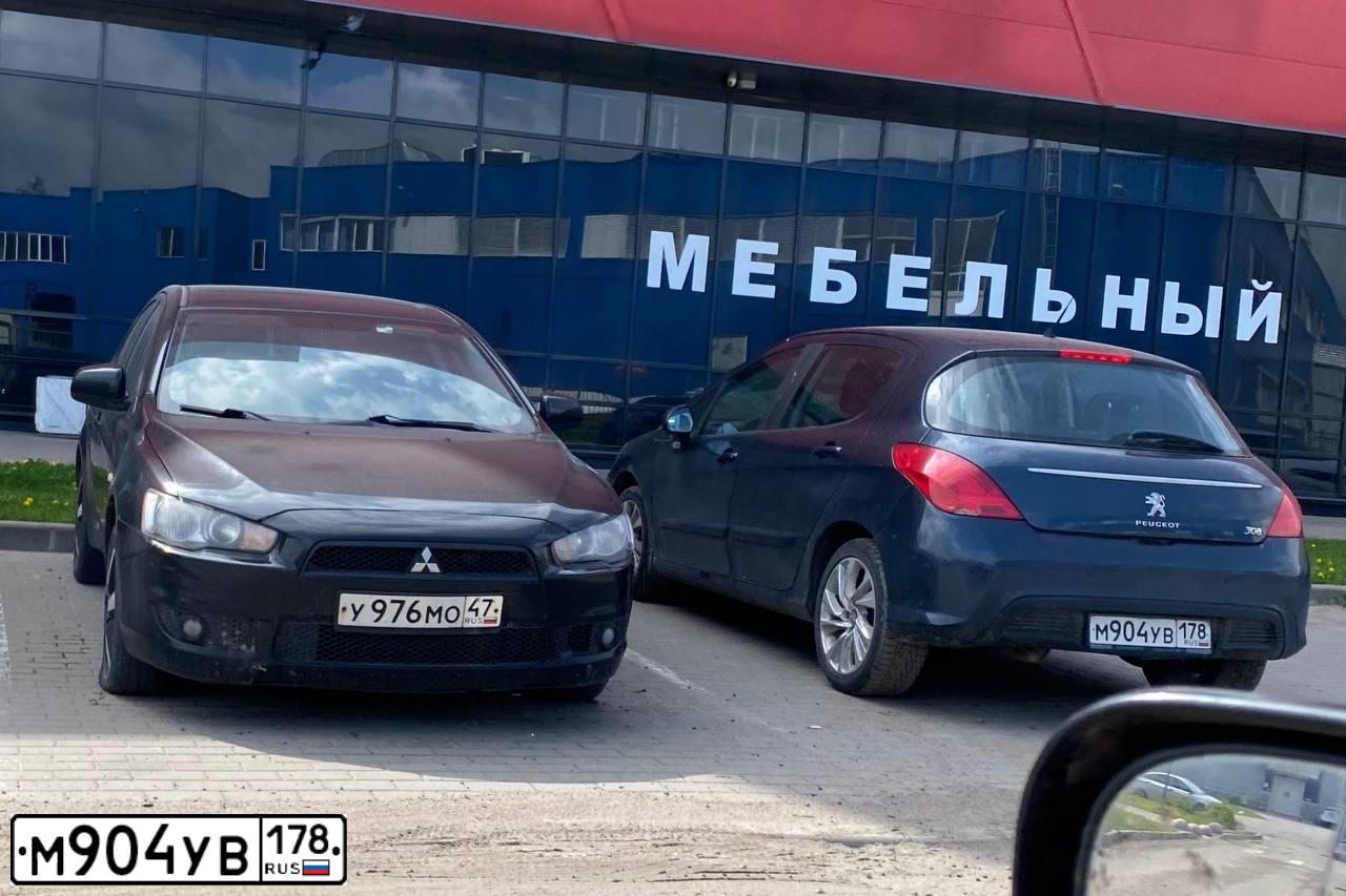 Фото автомобиля PEUGEOT 308, 2012 — госномер М904УВ178. Цвет: ТЕМНО-СИНИЙ