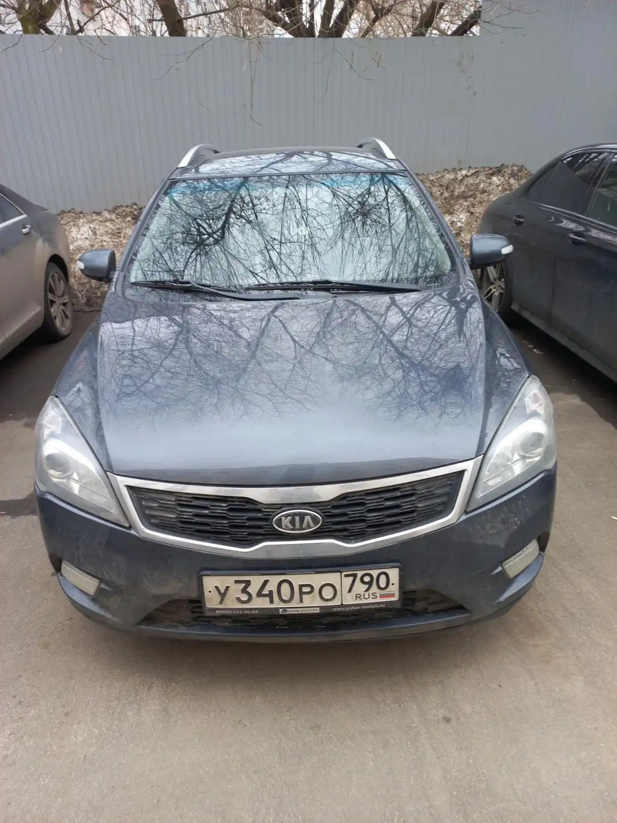 Фото автомобиля KIA CEE'D, 2010 — госномер М217ОО790. Цвет: СЕРЫЙ