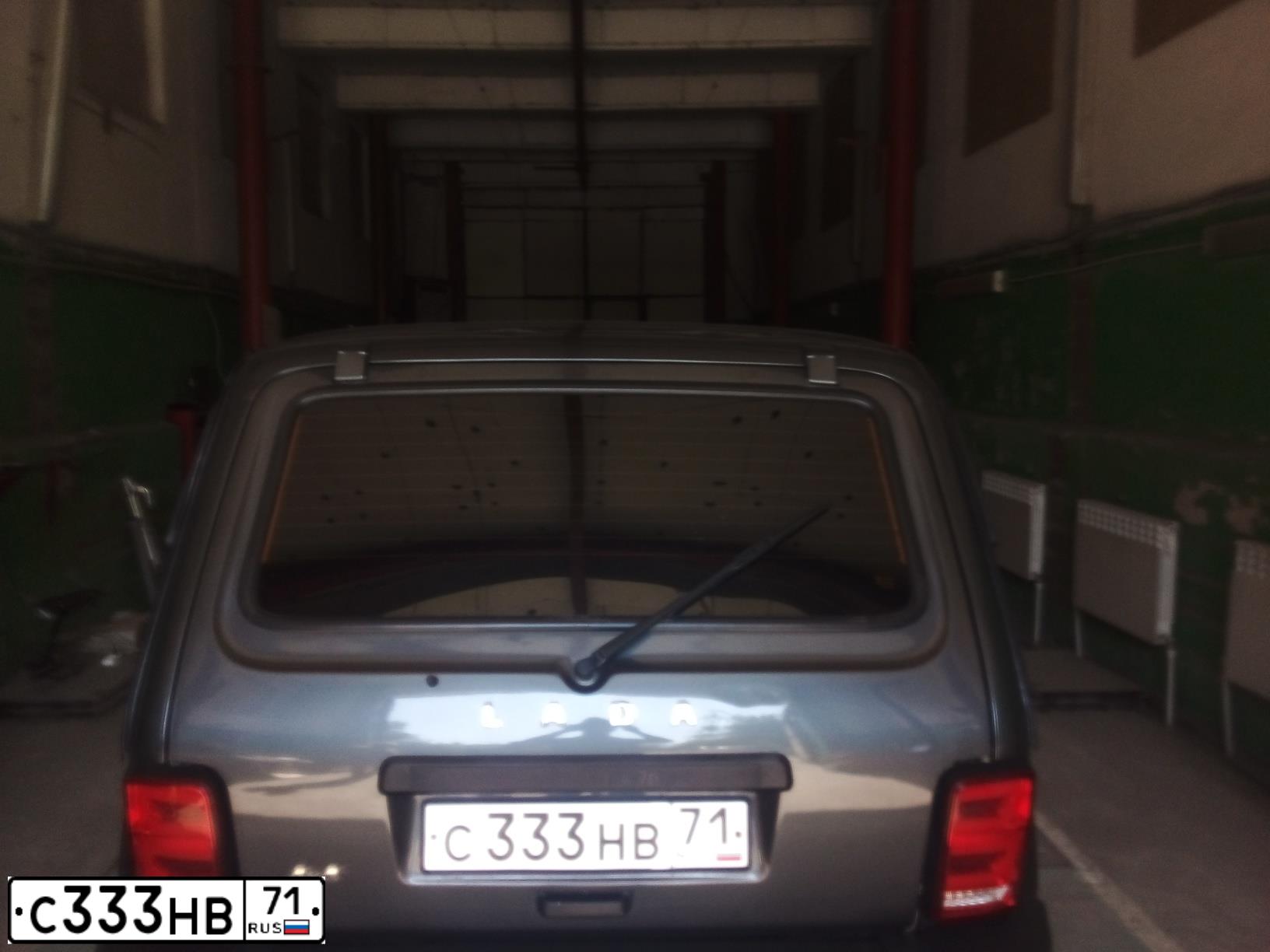 Фото автомобиля LADA 1118 KALINA, 2006 — госномер С333НВ71. Цвет: БЕЖЕВО-СЕРЫЙ