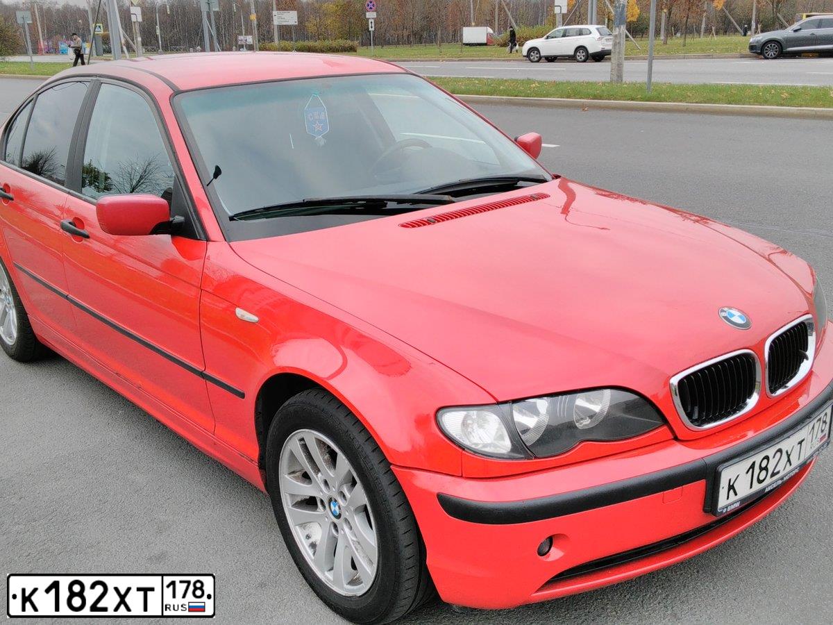 Фото автомобиля BMW 318IA, 2002 — госномер Р988ТМ790. Цвет: Красный