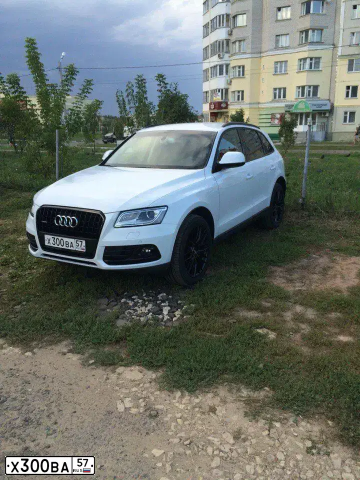 Фото автомобиля AUDI Q5, 2016 — госномер Х300ВА57. Цвет: БЕЛЫЙ