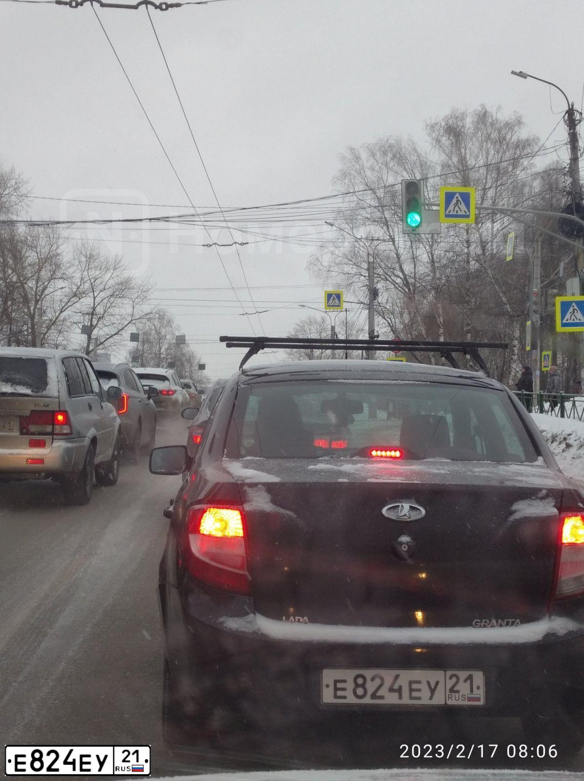 Фото автомобиля LADA 2190 GRANTA, 2014 — госномер Е824ЕУ21