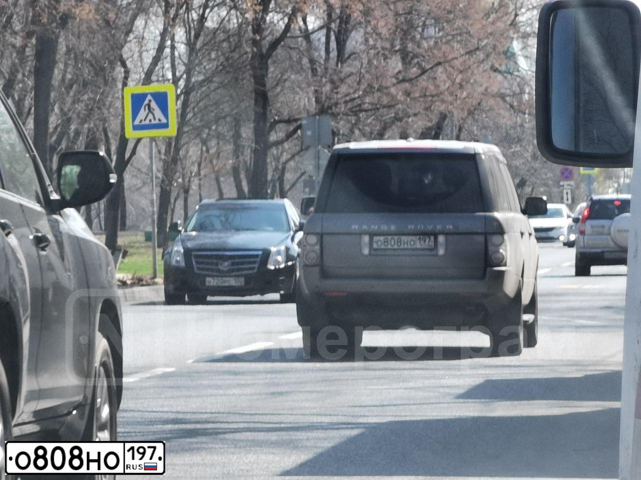 Фото автомобиля LANDROVER RANGE ROVER, 2011 — госномер О808НО197. Цвет: СЕРЫЙ ТЕМНЫЙ
