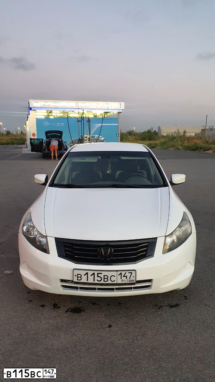 Фото автомобиля HONDA ACCORD, 2008 — госномер Р907МЕ178. Цвет: Белый