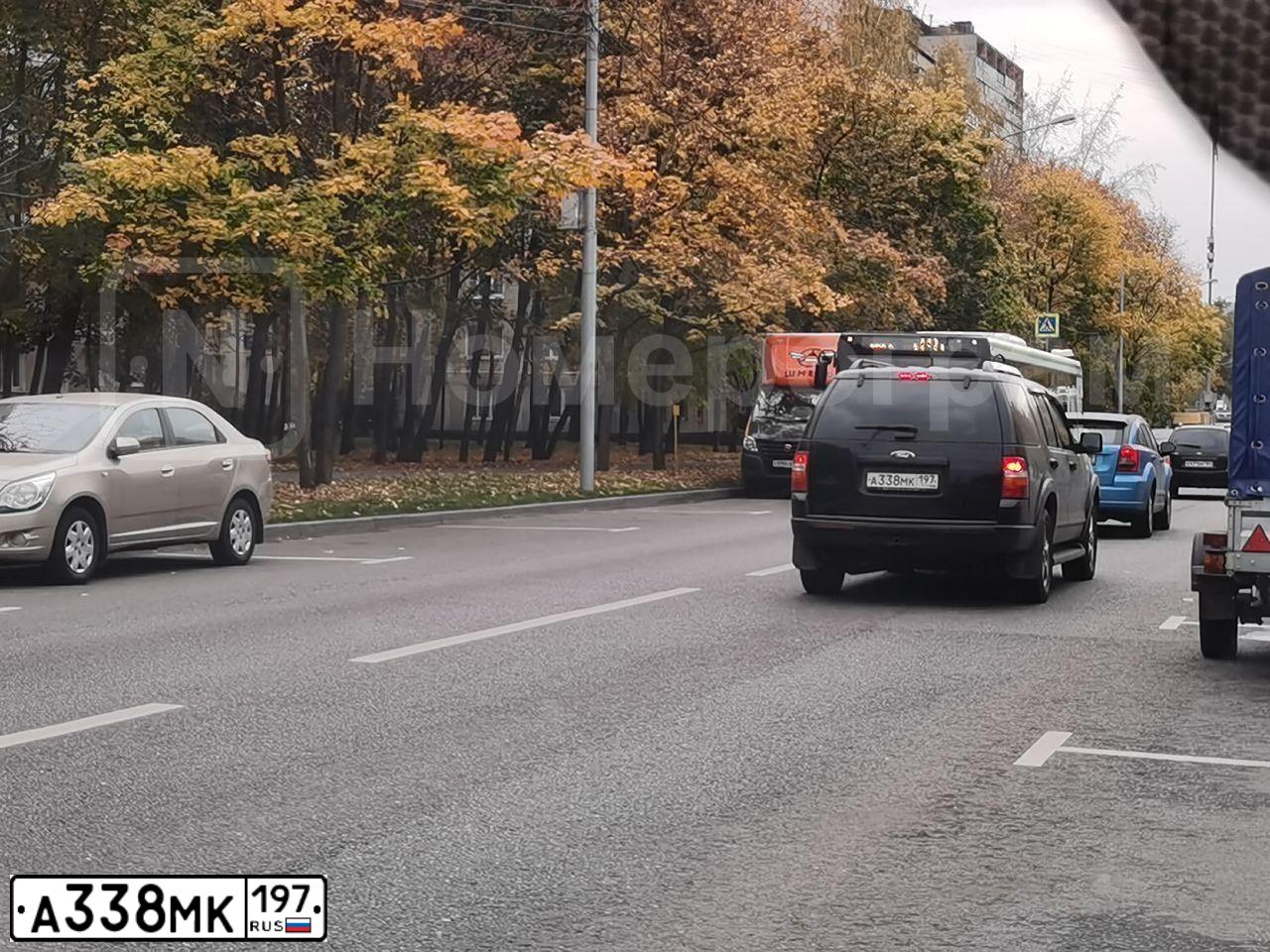 Фото автомобиля FORD EXPLORER, 2007 — госномер Е899АТ164. Цвет: ЧЕРНЫЙ