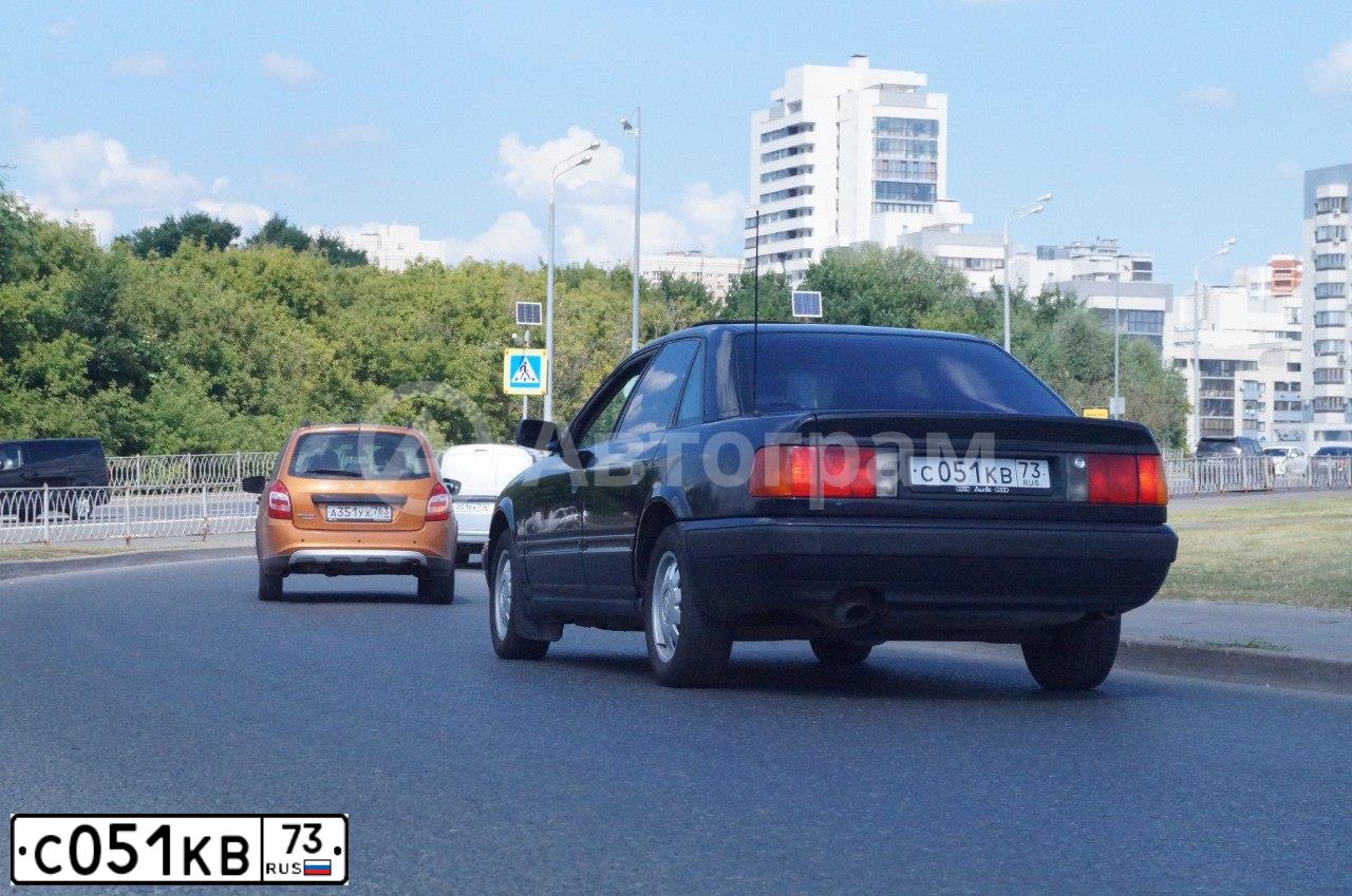 Фото автомобиля AUDI 100, 1992 — госномер А599РВ73. Цвет: синий