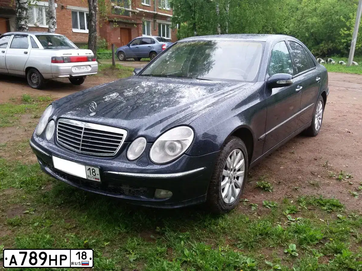 Фото автомобиля LADA 2110, 2006 — госномер С573УТ18. Цвет: СВЕТЛО-СЕРЕБРИСТЫЙ