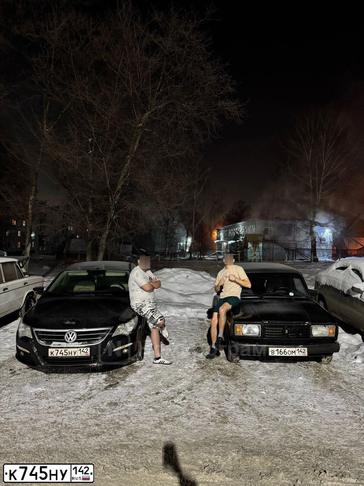 Фото автомобиля VOLKSWAGEN CC, 2011 — госномер Т048КС777. Цвет: СИНИЙ ТЕМНЫЙ