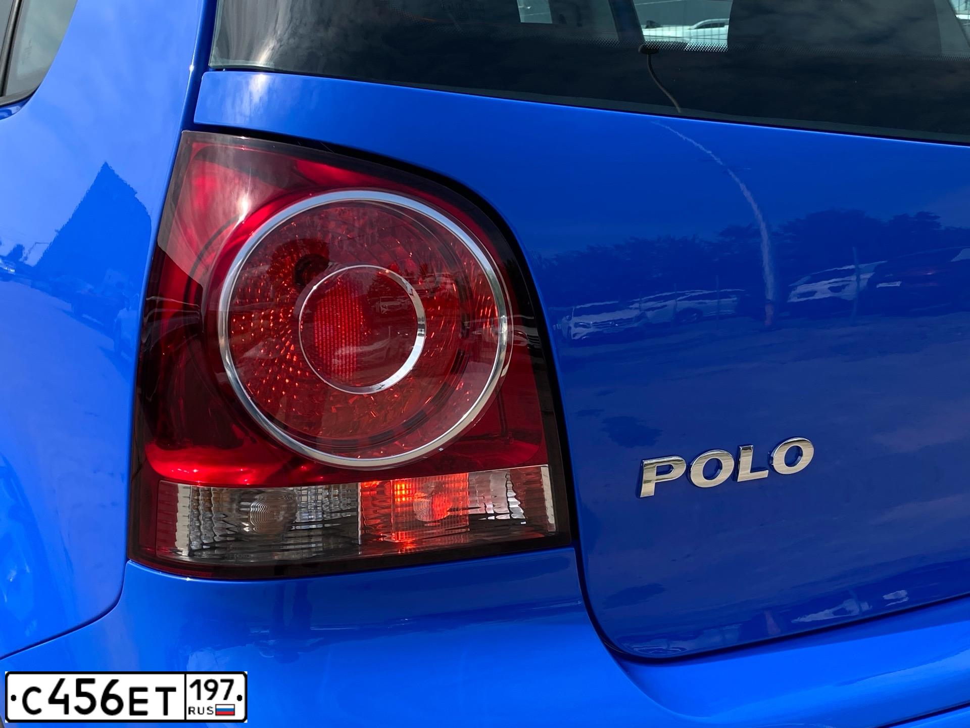 Фото автомобиля VOLKSWAGEN POLO, 2007 — госномер М085КЕ164. Цвет: синий