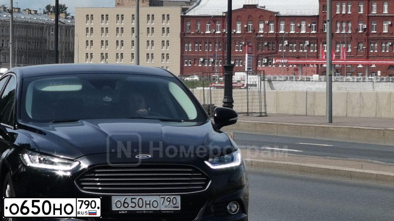 Фото автомобиля FORD MONDEO, 2016 — госномер О650НО790. Цвет: ЧЕРНЫЙ
