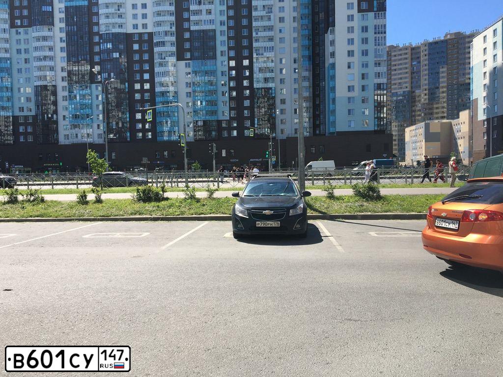 Фото автомобиля CHEVROLET LACETTI, 2008 — госномер С715НЕ198