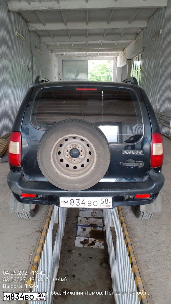 Фото автомобиля CHEVROLET NIVA, 2007 — госномер М834ВО58. Цвет: ЧЕРНО-СИНИЙ МЕТ