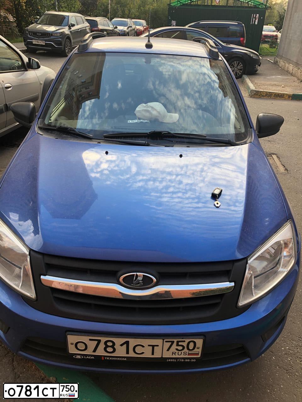 Фото автомобиля LADA 2191 GRANTA, 2018 — госномер О781СТ750. Цвет: ЯРКО-СИНИЙ