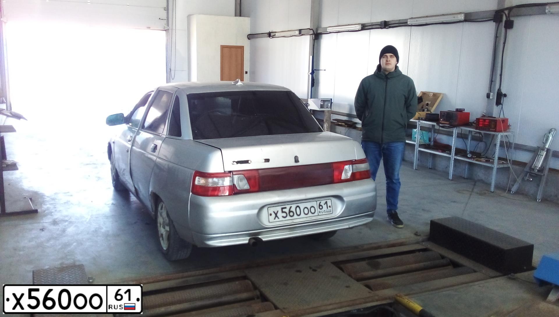 Фото автомобиля LADA 2110 LADA, 2003 — госномер Х560ОО61. Цвет: Серебристый