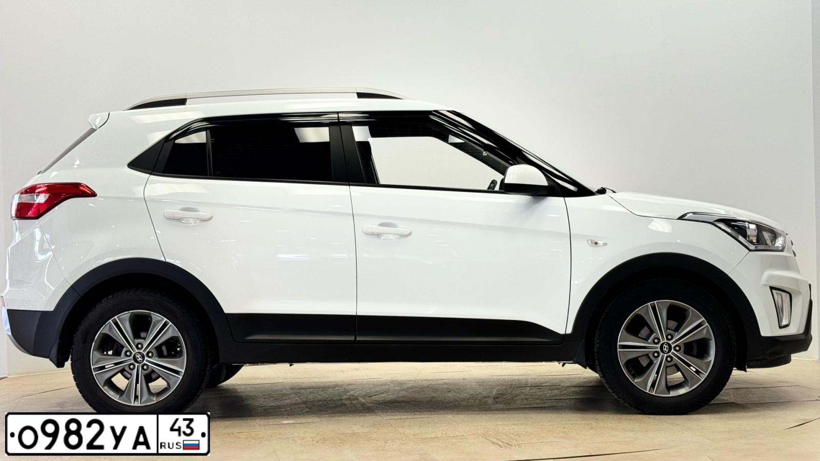 Фото автомобиля HYUNDAI CRETA, 2017 — госномер О982УА43. Цвет: БЕЛЫЙ