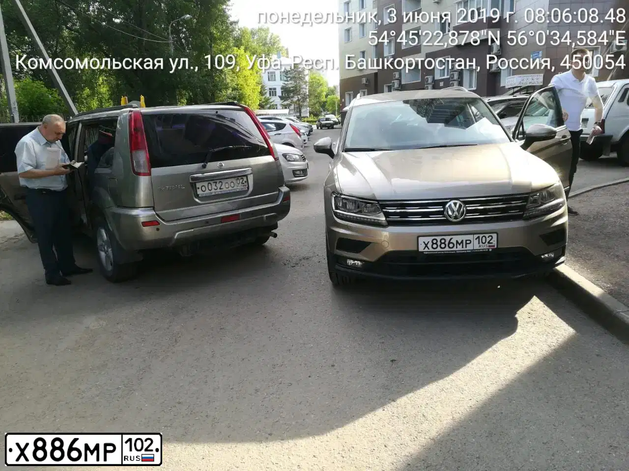 Фото автомобиля VOLKSWAGEN TIGUAN, 2018 — госномер Х886МР102. Цвет: БЕЖЕВЫЙ