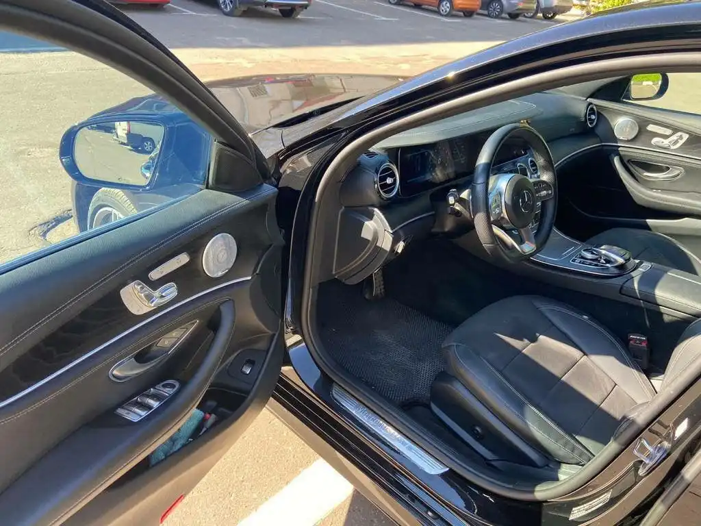 Фото автомобиля MERCEDES E-KLASSE, 2019 — госномер С242КО73. Цвет: ЧЕРНЫЙ