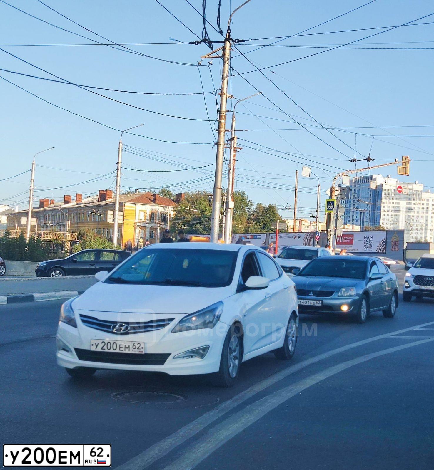 Фото автомобиля HYUNDAI SOLARIS, 2016 — госномер У200ЕМ62. Цвет: Белый