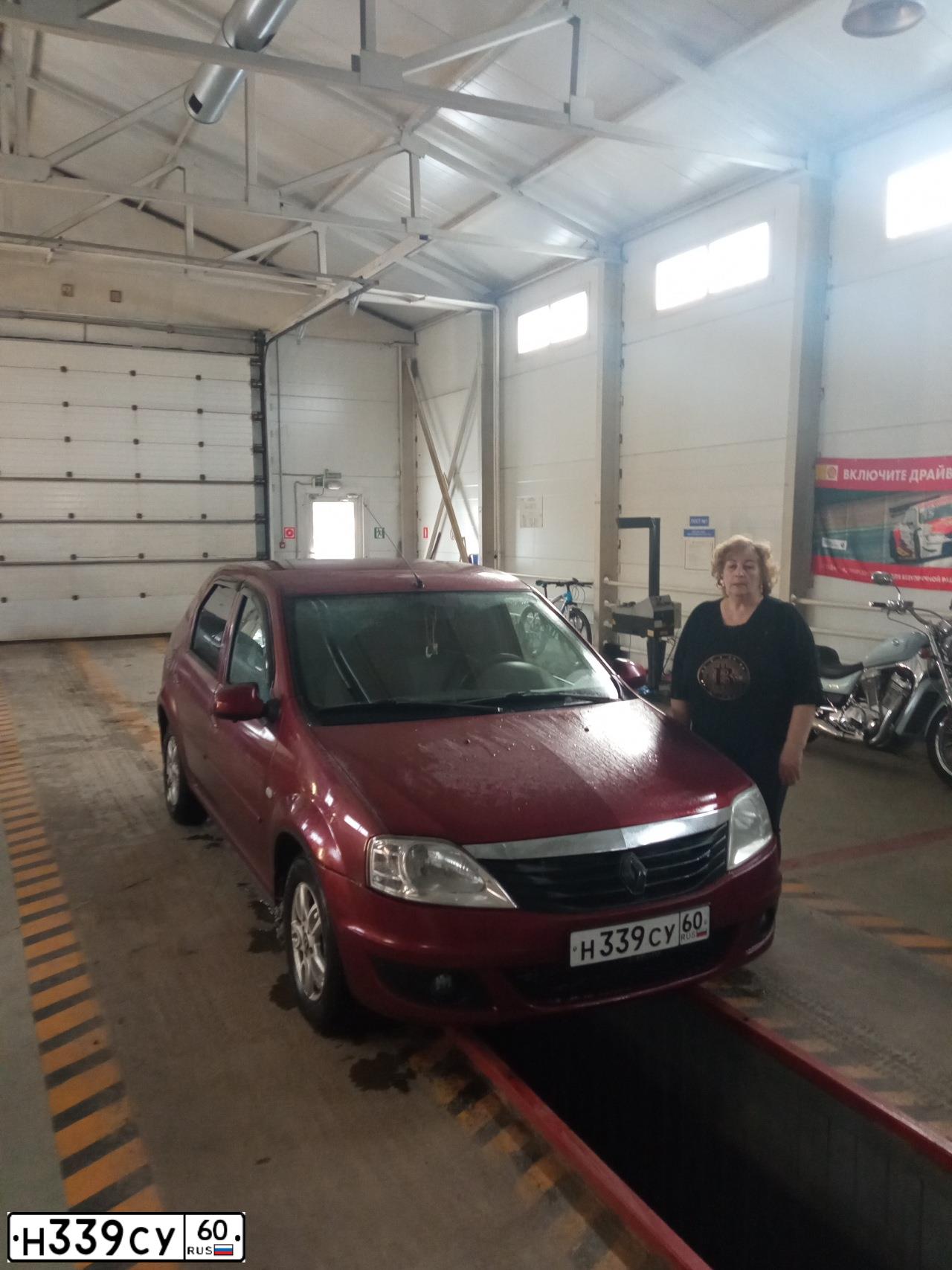 Фото автомобиля DAEWOO NEXIA, 2010 — госномер У421УР33. Цвет: серебристый