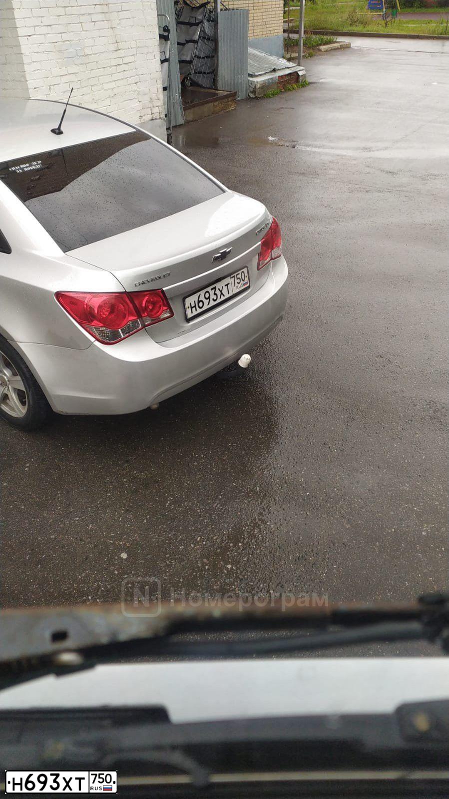 Фото автомобиля CHEVROLET CRUZE, 2010 — госномер Н693ХТ750. Цвет: СЕРЕБРИСТЫЙ МЕТАЛЛИК