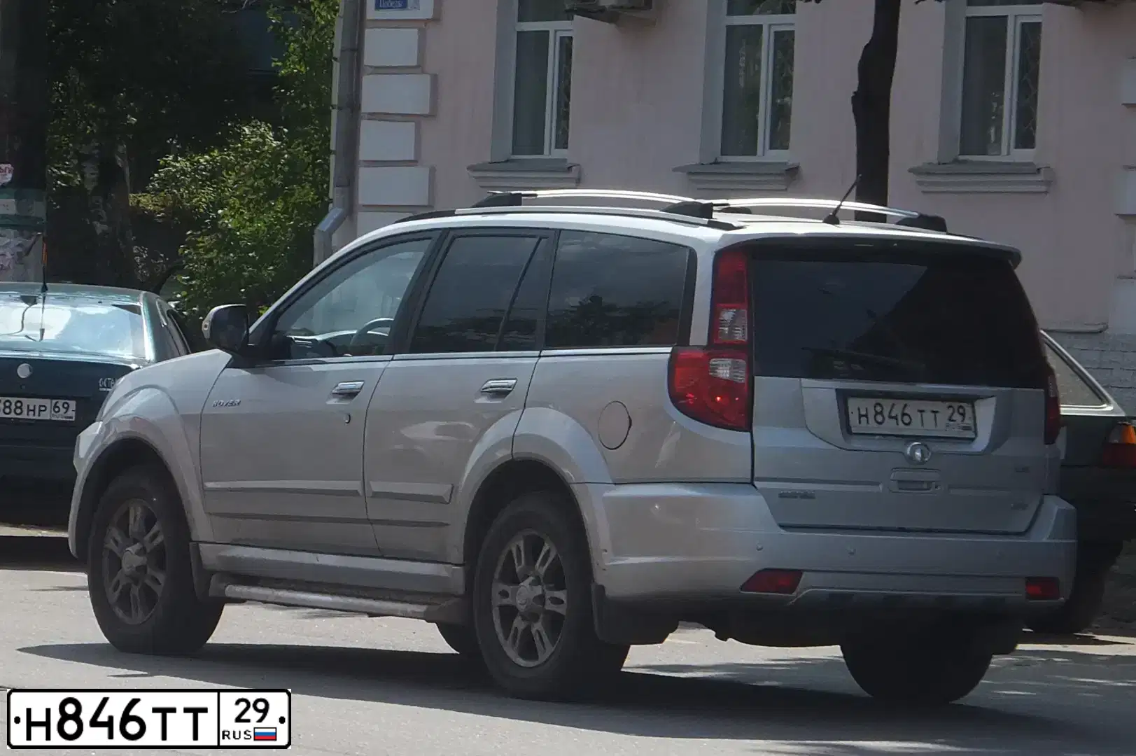 Фото автомобиля GREAT WALL HOVER, 2010 — госномер Н846ТТ29. Цвет: СВЕТЛО-СЕРЫЙ