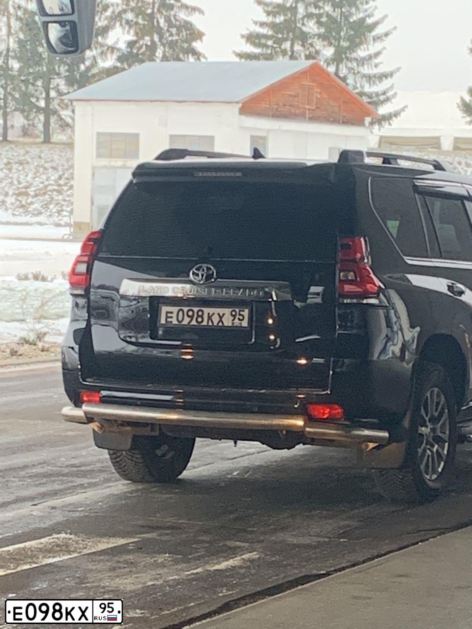 Фото автомобиля LADA 2109 SAMARA, 2004 — госномер Е098КХ95. Цвет: СВЕТЛО-СЕРЕБРИСТЫЙ МЕТАЛЛ