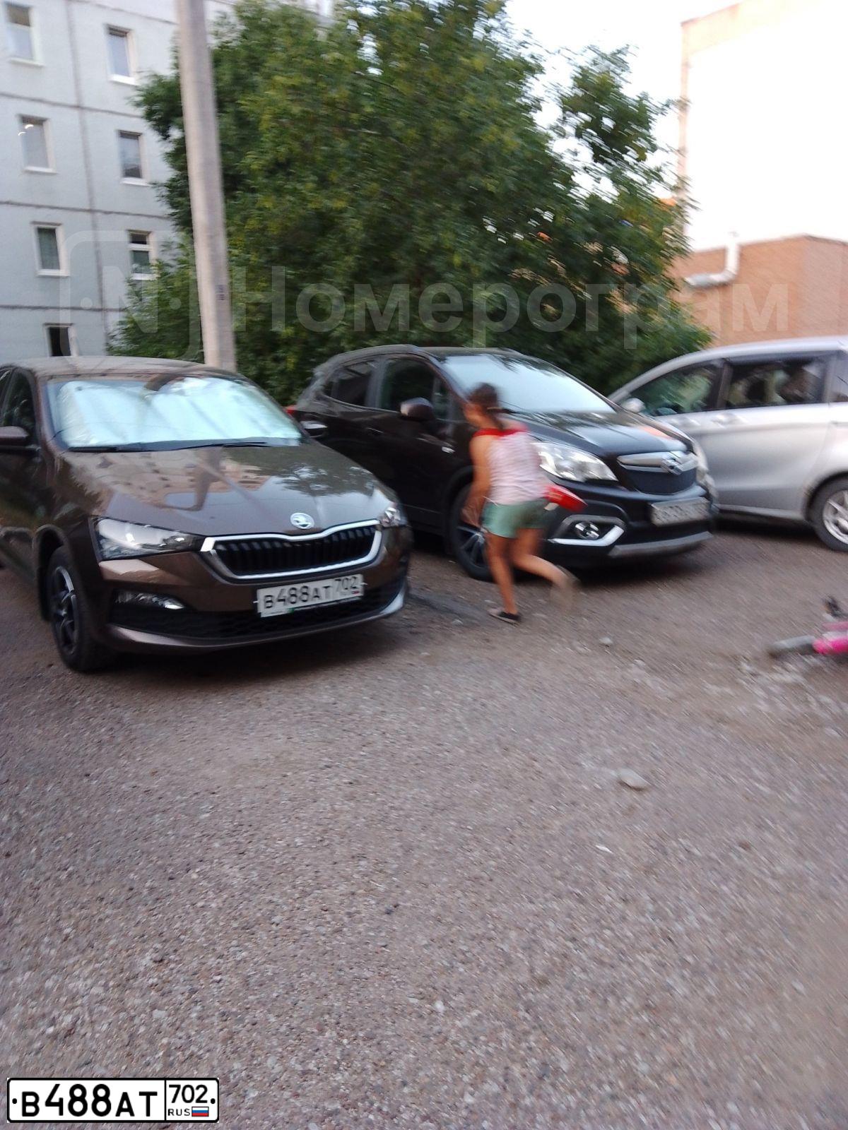 Фото автомобиля SKODA RAPID, 2021 — госномер В488АТ702. Цвет: Коричневый